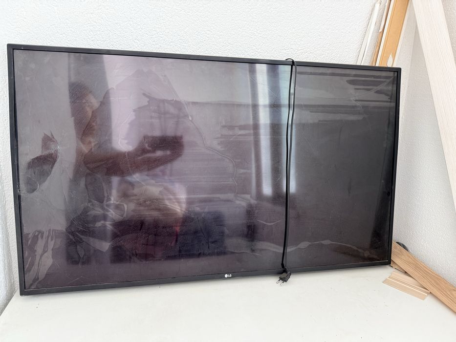 Телевизор на запчасти