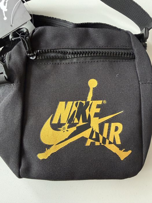 Чантичка Nike Air Jordan