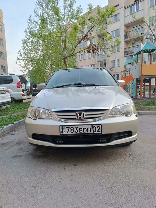 Хонда Одиссей минивэн