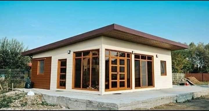 Vand case pe structura metalica