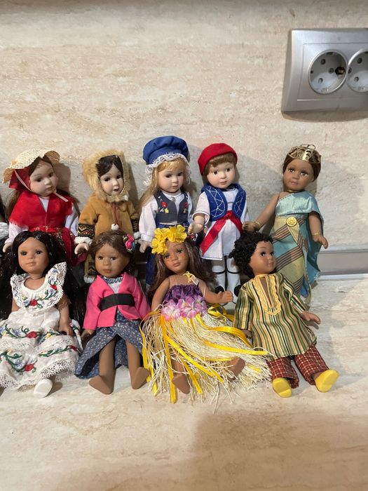 Продавам красиви керамични кукли