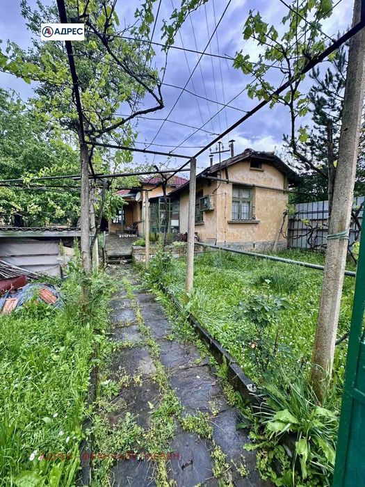 Къща в Ловеч, област-с.Врабево площ 81 цена 60000