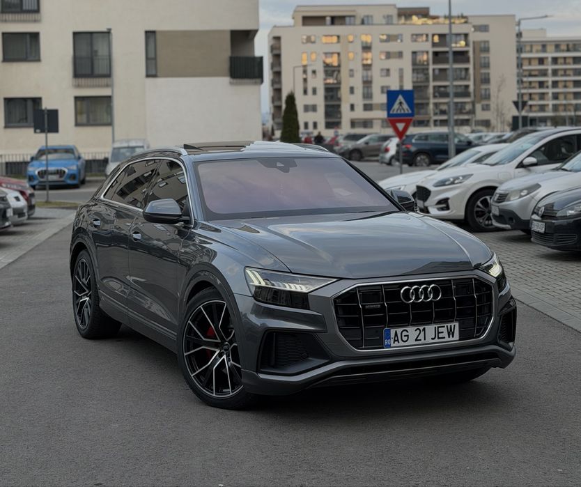AUDI Q8 2020