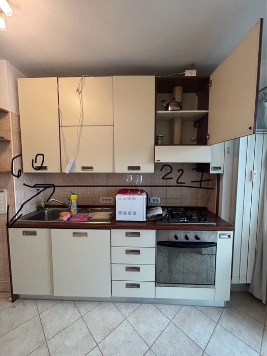 Vand mobila de bucatarie Scavolini (2,25m) utilizata