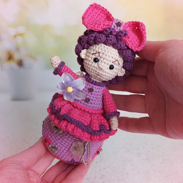 Куколка-шкатулка ручной работы. Подарок девочке.