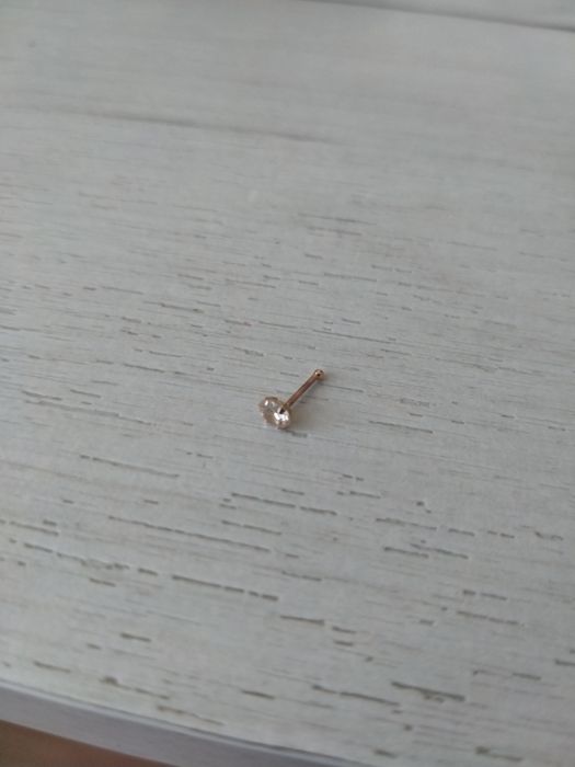 Продам 2 сережки для пирсинга (для носа)