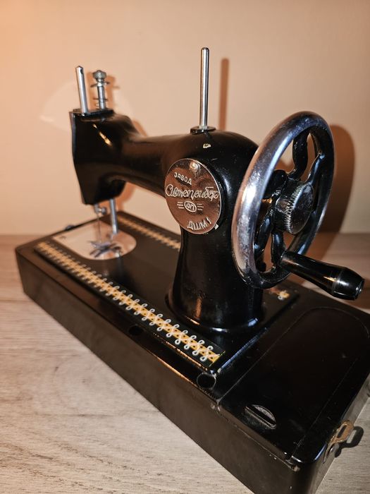 Jucărie Vintage Masina de cusut. URSS