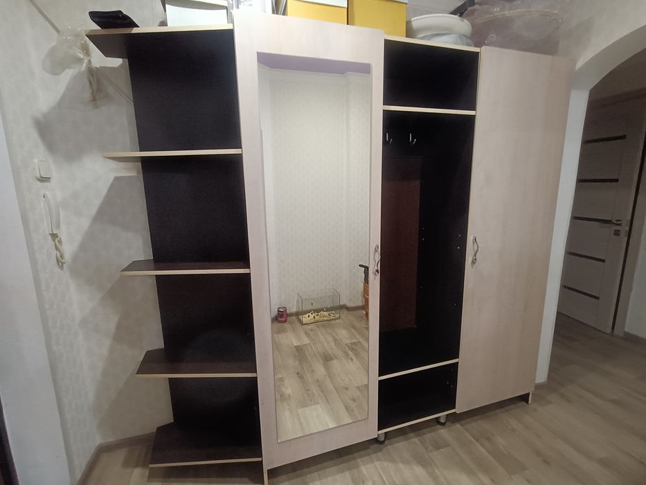 Продам шкаф прихожку