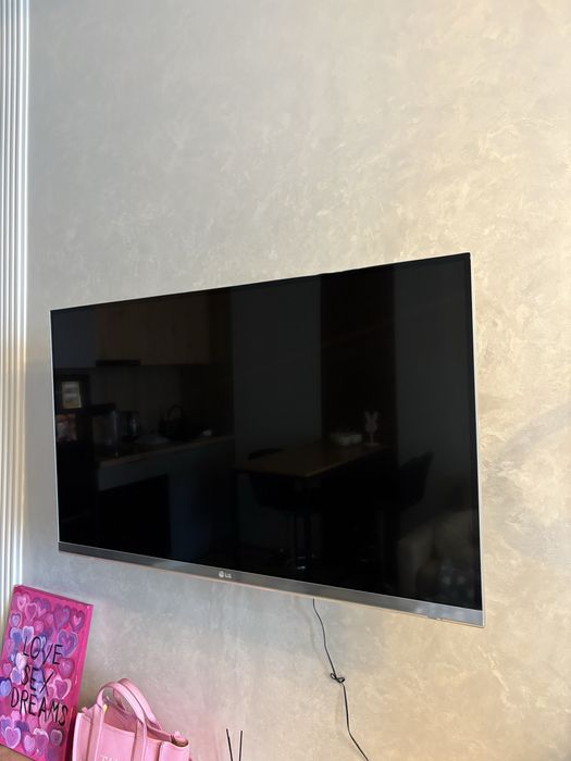Телевизор LG 42LM670T-ZA