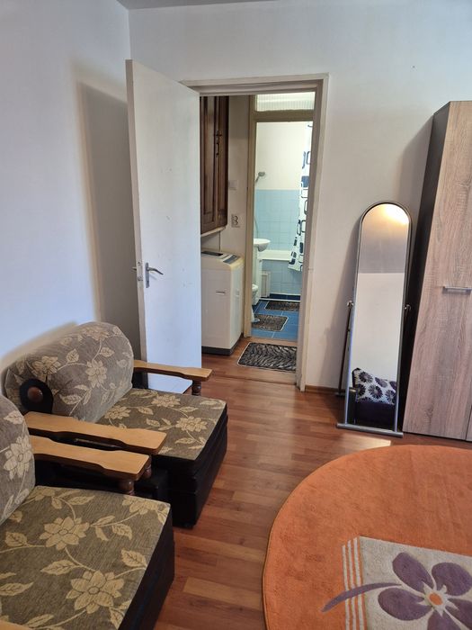 Proprietar închiriez apartament 2cam zonă centrala