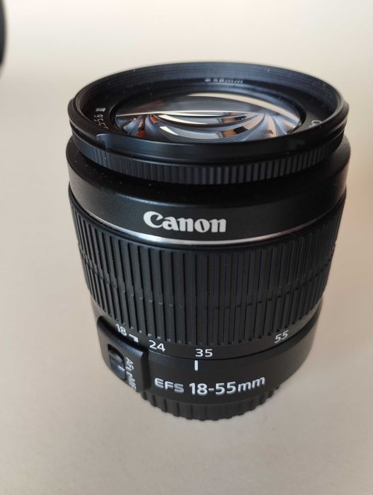 Canon EOS 1300d на около 700 кадъра.