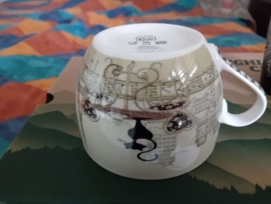 £} set 5 căni de cafea noi, 4 mici si una mare de la carturesti