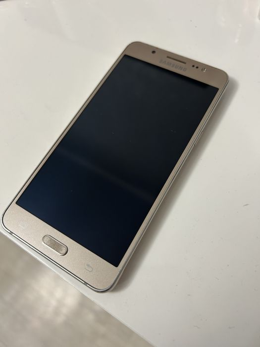 Продам Samsung Galaxy J5