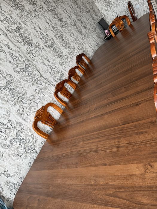 Стол со стульями