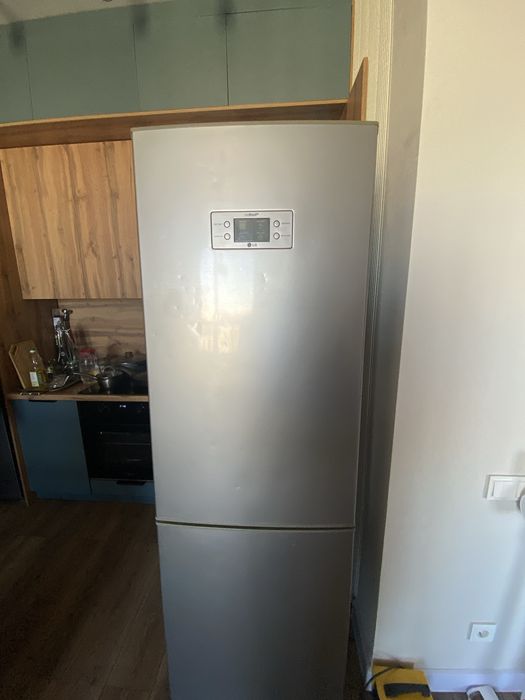 Продам холодильник LG nofrost