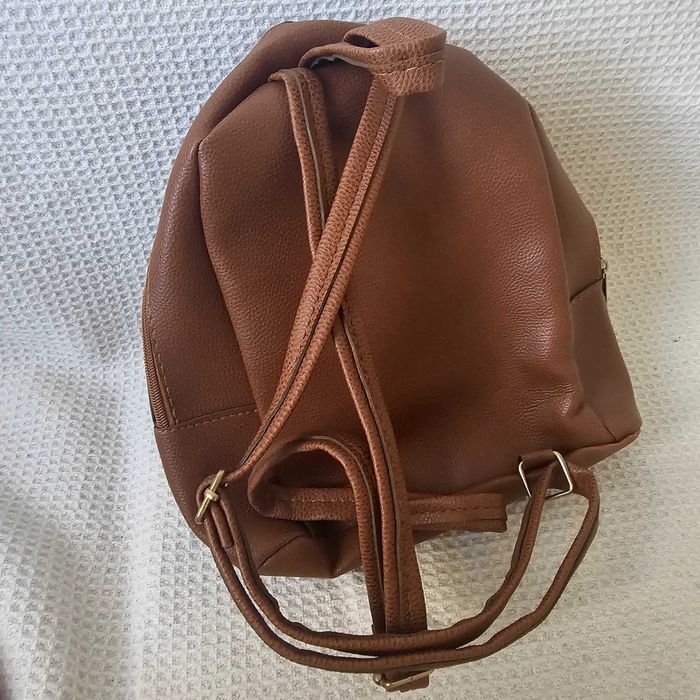 Нова дамска раница