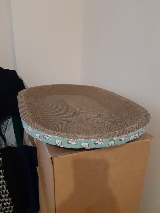 продам новую лежанку когтеточку