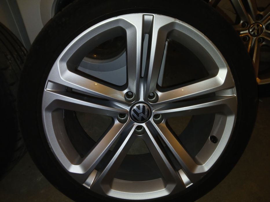 Продавам оригинални джанти с гуми от Volkswagen Tiguan 19" 5x112