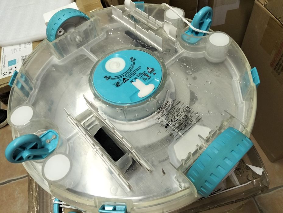 Robot curățare piscina, 4 baterii Li-lon, 5200 mAh, frânghie 3 M, 27wati, 80L/minut