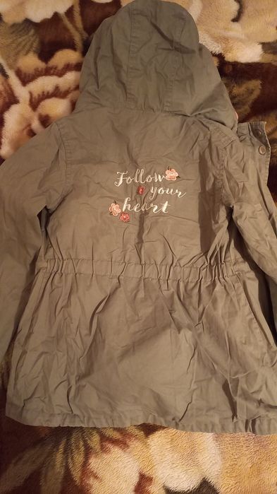 Куртки для девочек..