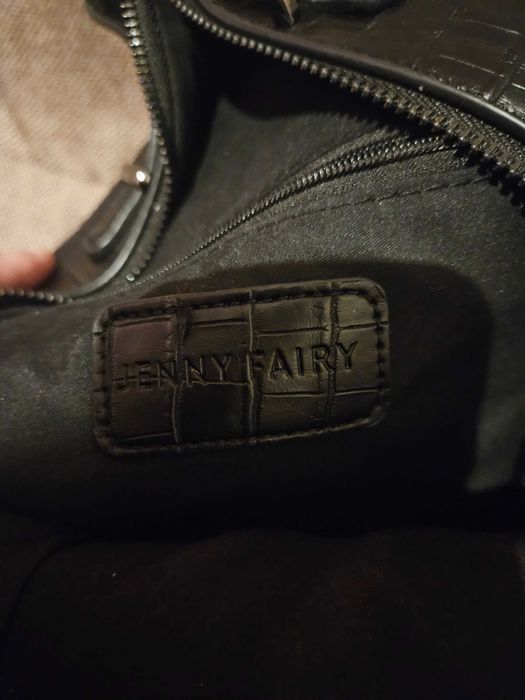 Черна дамска раница