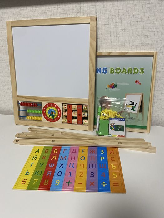 Двустранна дървена магнитна дъска с българската азбука, цифри - 66 см.