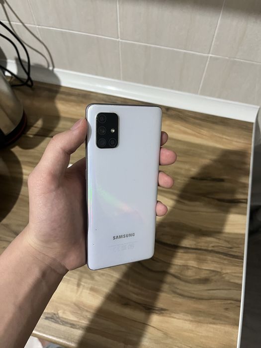 Samsung A71, хорошым состоянием
