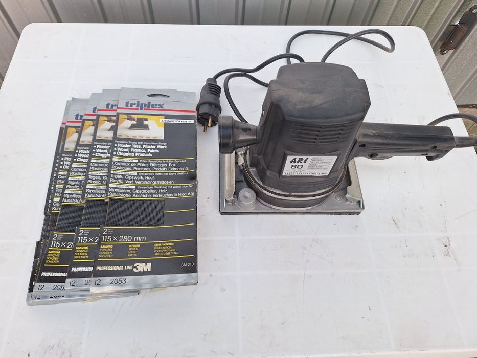 Masina de slefuit 400w, cu oscilatii/ vibratii. Produs NOU.