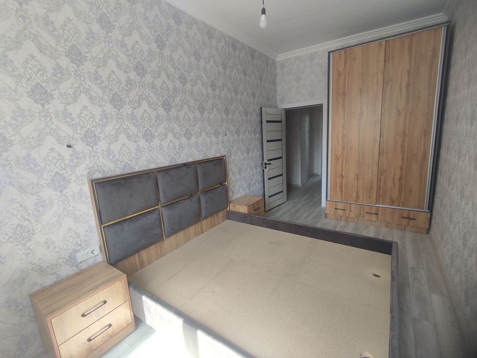 Срочна 3 хонали уй сотилади. Нурафшонда янги қурилган домда 4 этажда.