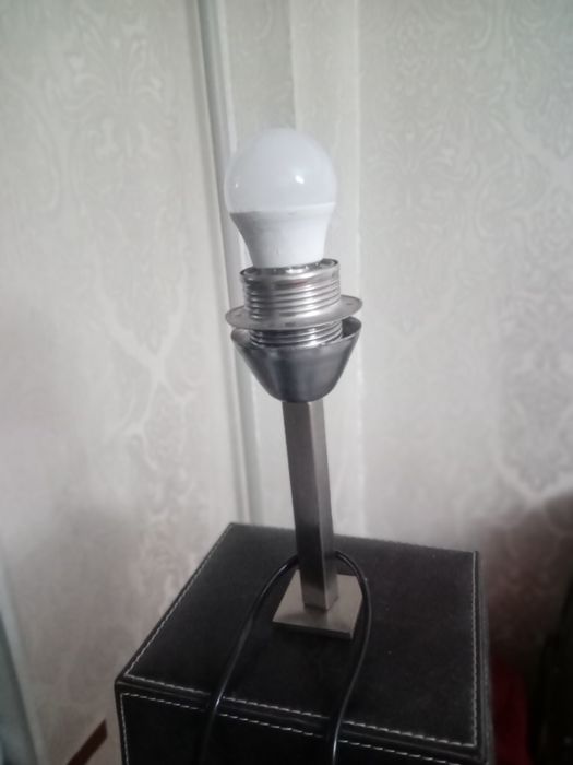 Торшер из натуральной кожи.