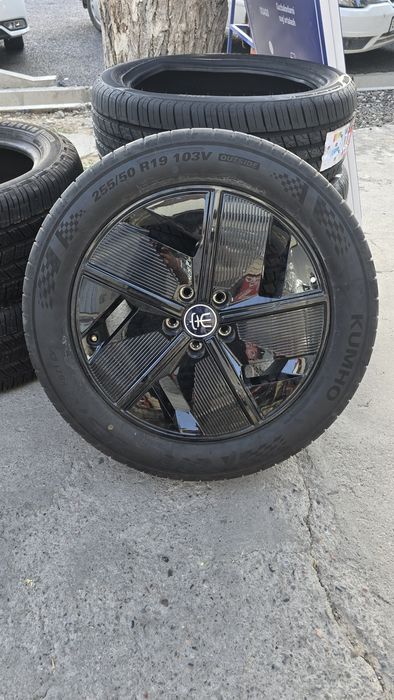 235/50/R19 255/50/R19 kumho