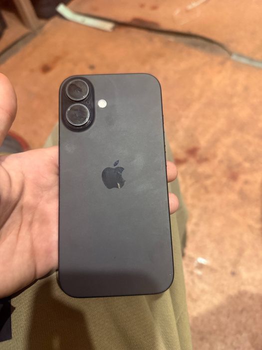 Обменяю 16 айфон блэк на машину