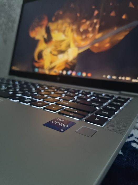 Hp elitebook g8 i7 Intel iris xe