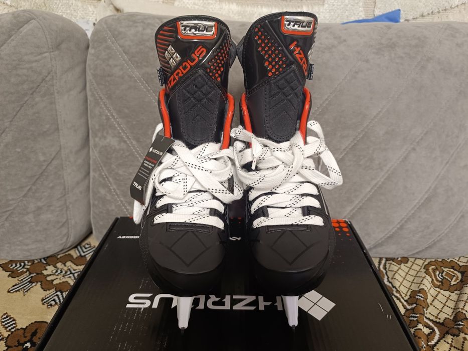 Хоккейные коньки