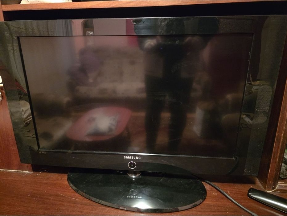 Samsung LE32A330 81.3 cm (32") HD Black