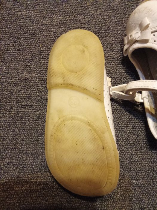 Papuci de copii în condiții bune