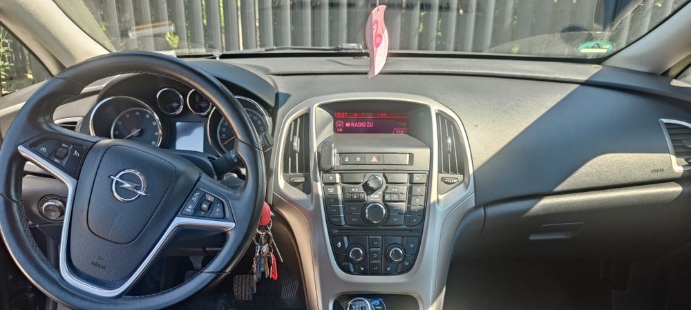 OPEL Astra 2011 — imagine 5