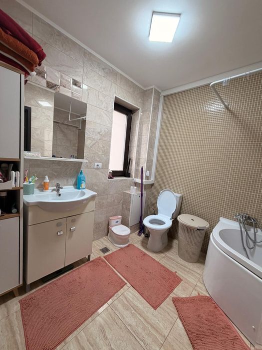 Apartament 2 camere, strada Pepinierii ( loc de parcare și boxă incluse în preț) - persoană fizică