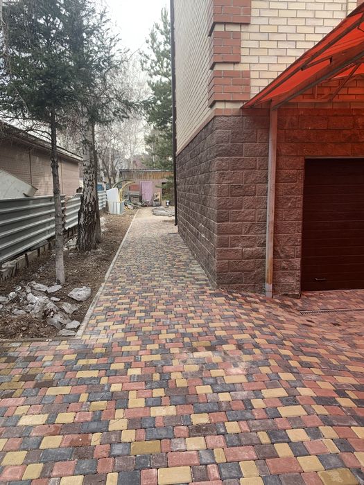 Благоустроиство территории Укладка Брусчатки