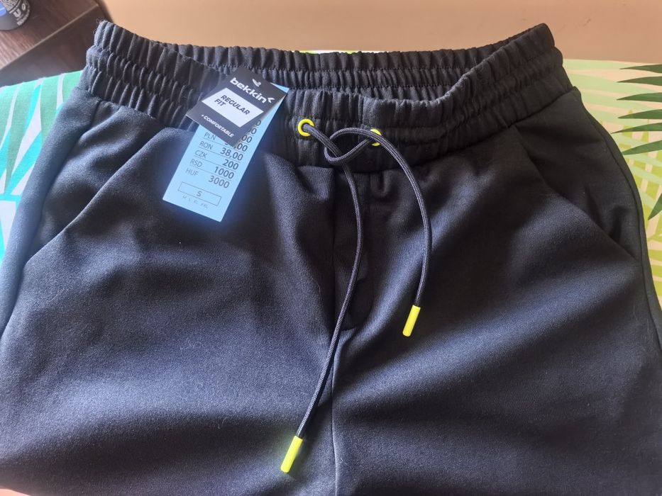 Нови къси панталони