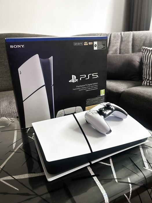 Consola PlayStation 5 Digital Edition Slim, 825GB in stare impecabila