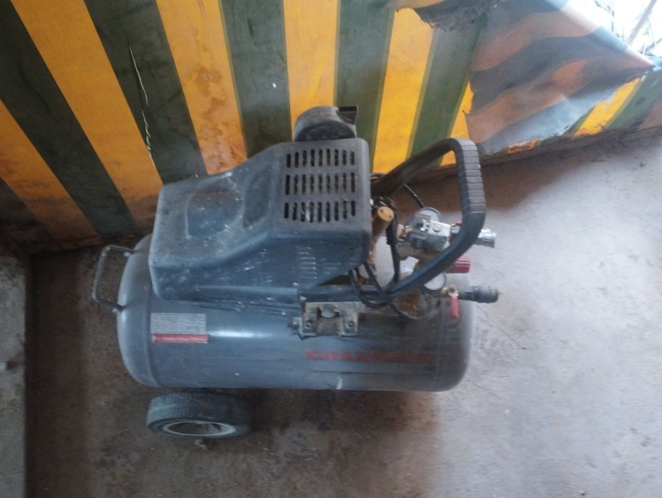 Продаётся компрессор в хорошем состоянии на 50 л