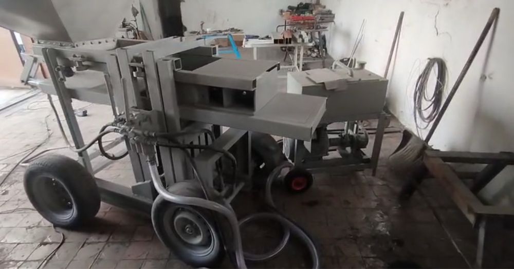 Станок  саманный кирпич