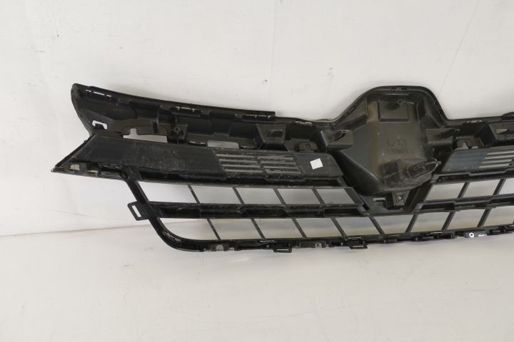 Grila Centrala Originala In Stare Buna 3 Gen Renault  Express