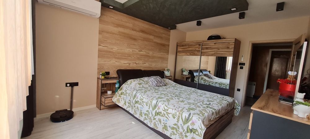 Продава се Тристаен апартамент в Луковит - 109 кв.м за 702 €/кв.м - Снимка #11