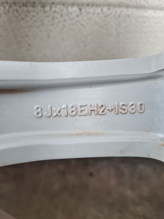 Оригинални джанти за BMW R18 5x120 ET30 8J