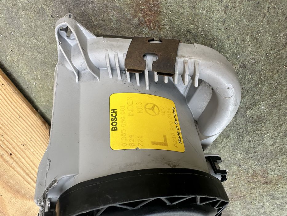 Продам туманки мерседес w 210