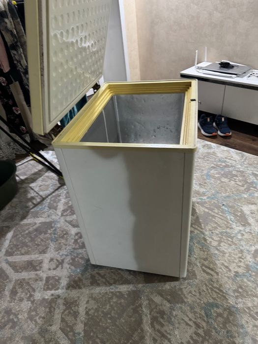 Морозильник б/у.