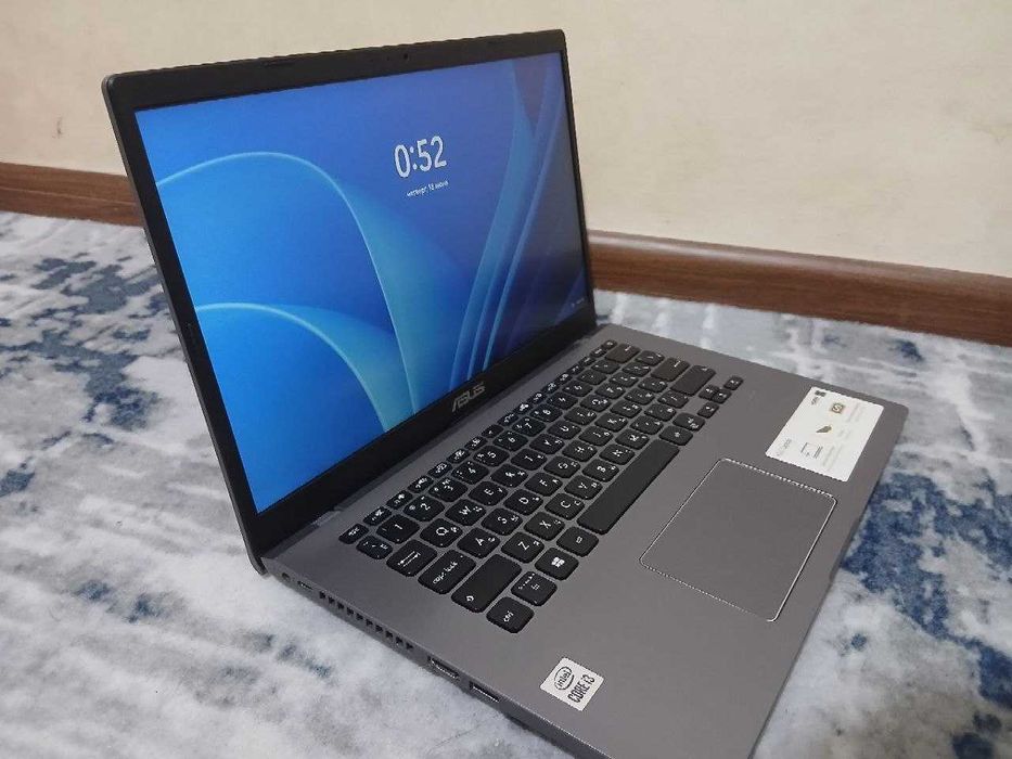 Noutbuk ASUS yangi