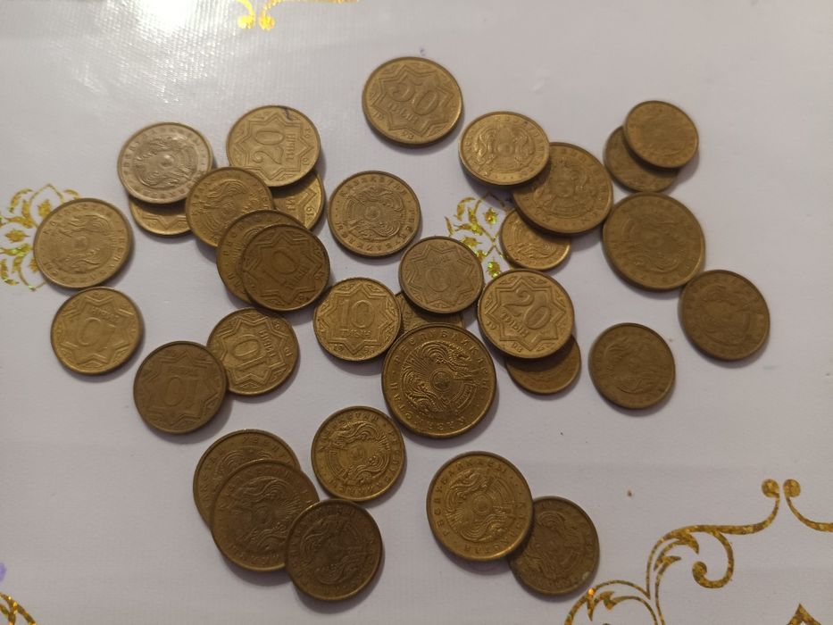 Продам монеты разные